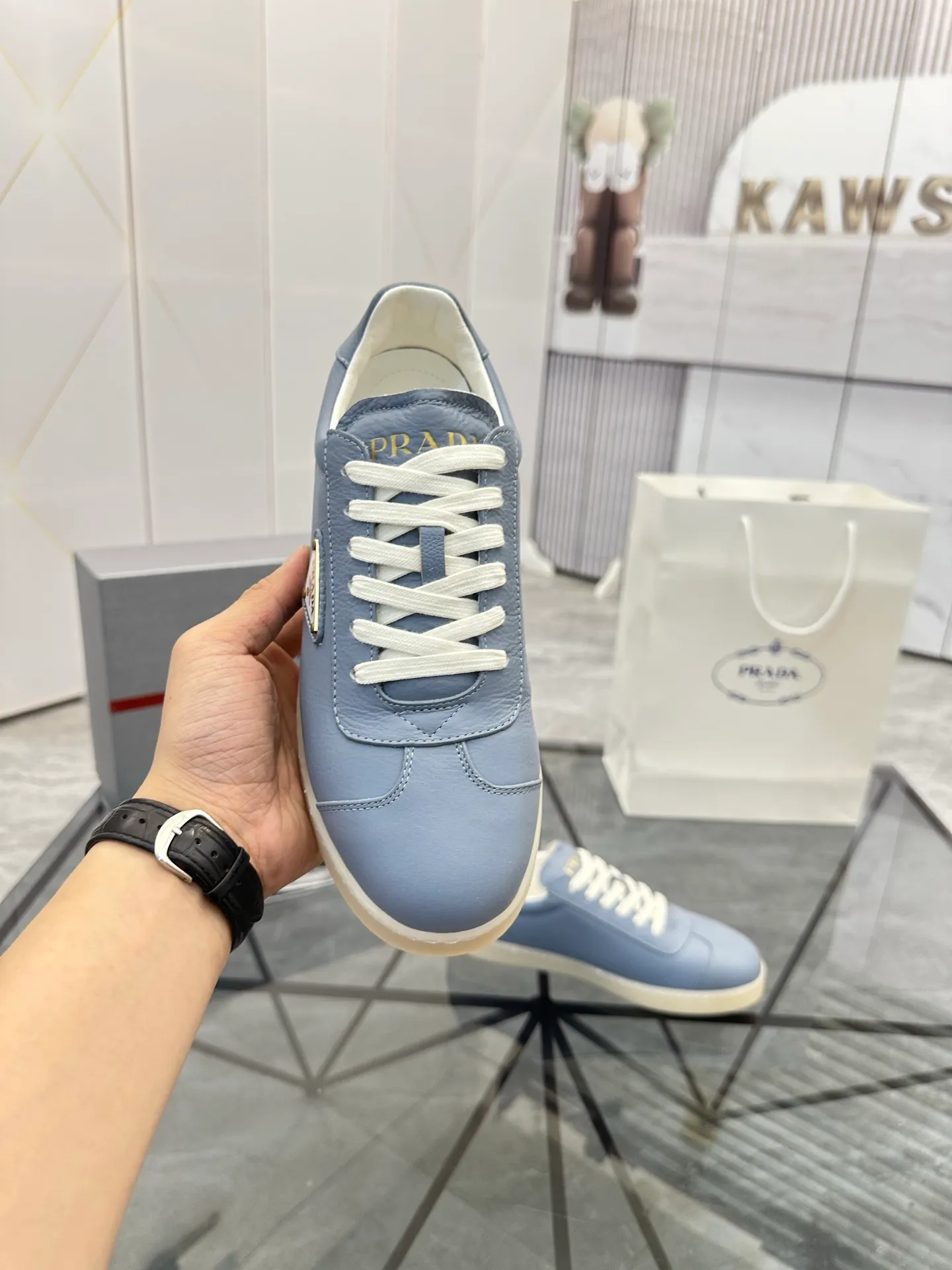 Men's shoes for sale 💰: 💰P540¥ High-end top quality Product trademark: Prada *"Prada*" low-top casual shoes Regular size: 38-45 (can be customized to 46) Product materials: imported first-layer cowhide for the upper, water-dyed cowhide lining, cowhide feet, original outsole. No.: 001